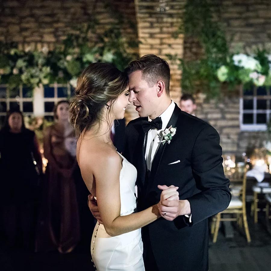 Newly weds enjoy first dance at the Mayowood venue in Rochester, MN
